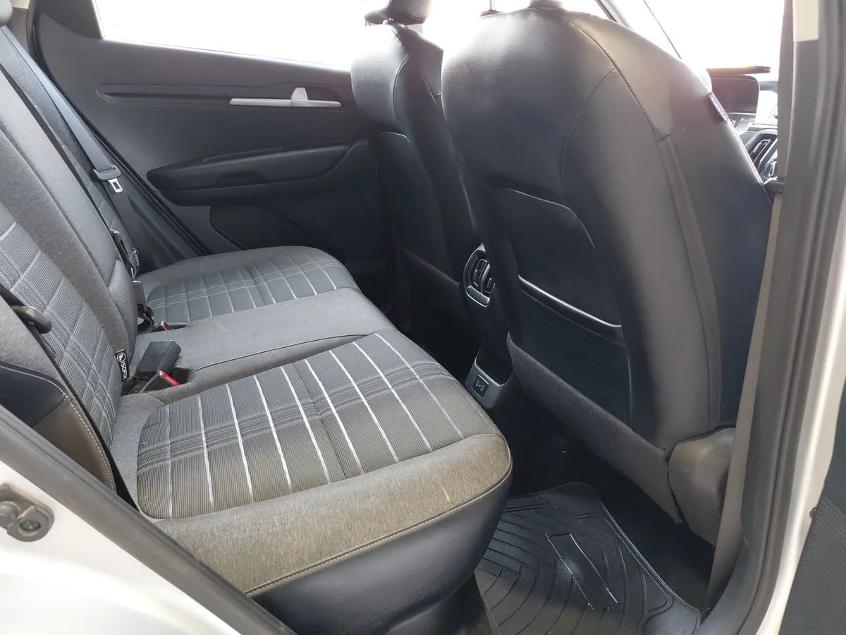 Kia Sonet 1.5 Ex 4x2 Ivt Ri At 5p año 2025
