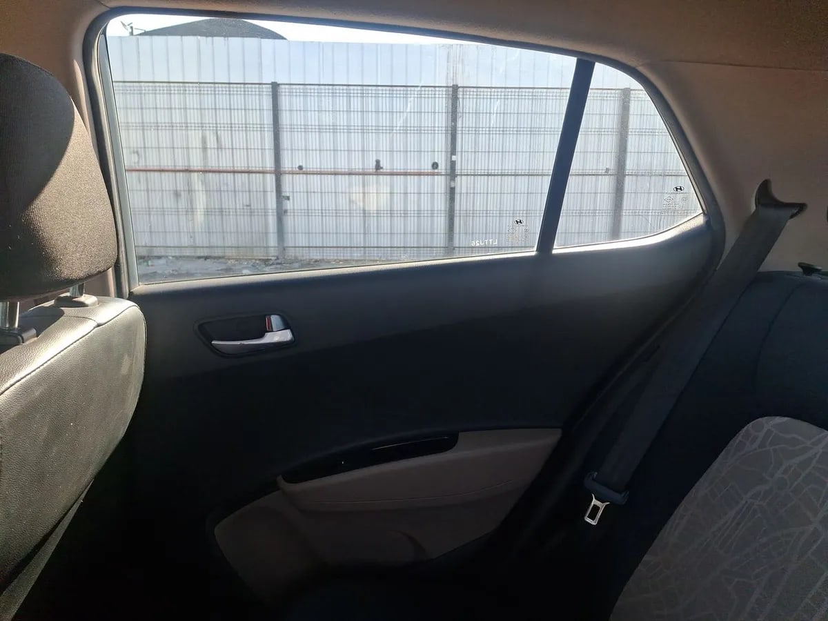 Hyundai Grand I10 1.2 Gls 4x2 Hb Ac 2ab Abs Mt 5p año 2020