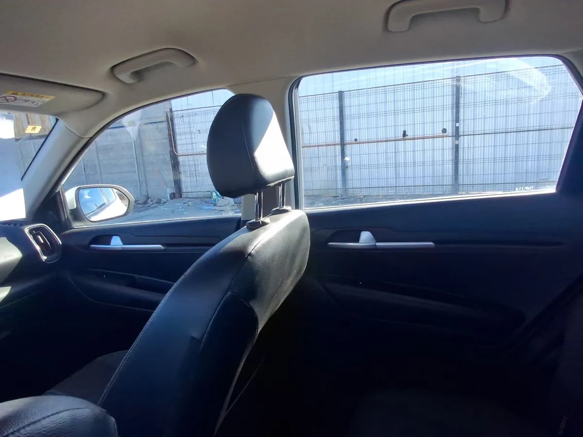 Kia Sonet 1.5 Ex 4x2 Ivt Ri At 5p año 2025