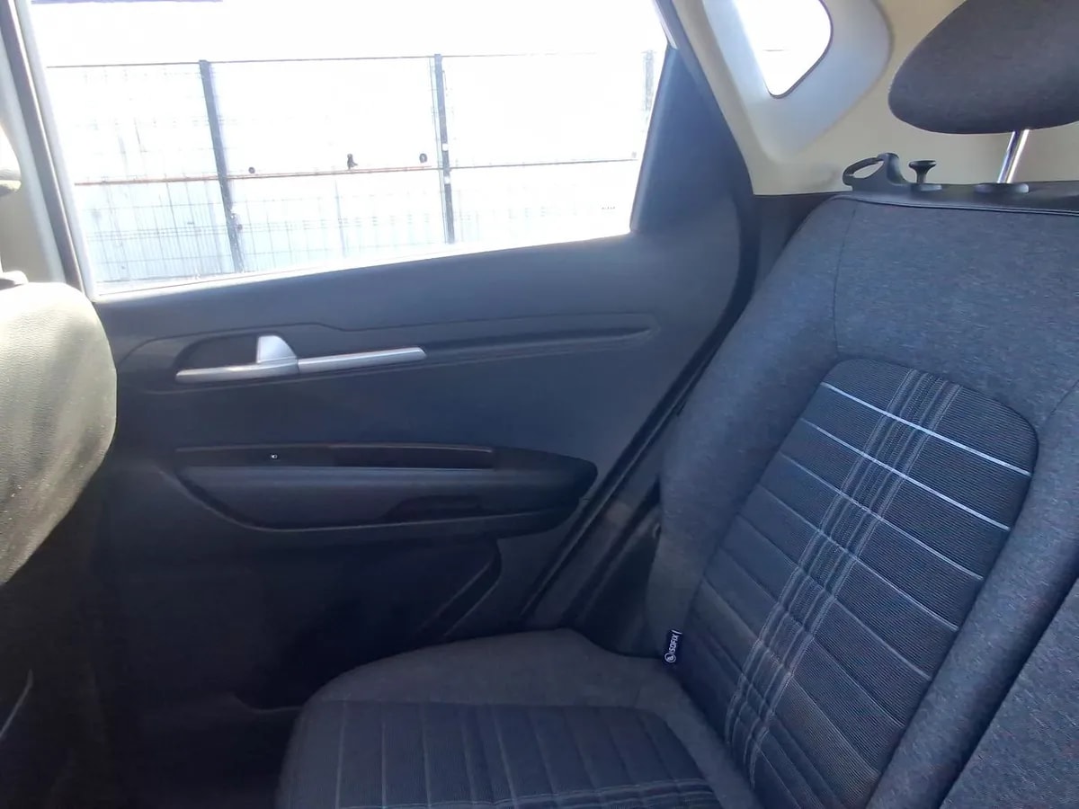 Kia Sonet 1.5 Ex 4x2 Ivt Ri At 5p año 2025