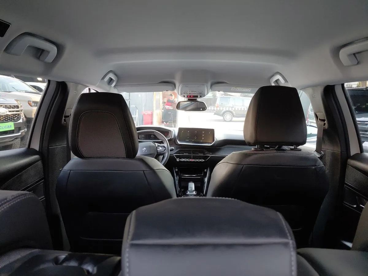 Peugeot 2008 1.2 Active Puretech 4x2 130 Eat8 5p año 2021