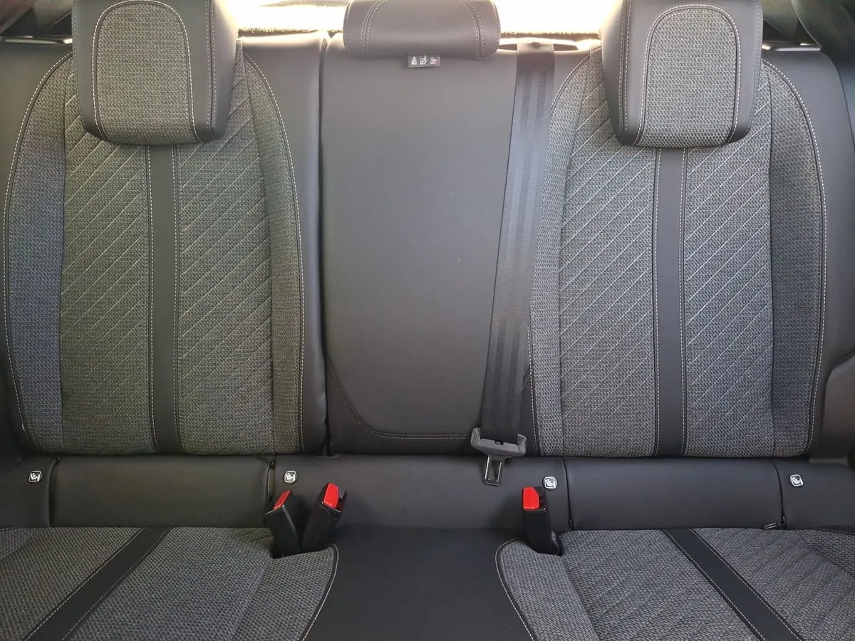 Peugeot 2008 1.2 Allure Pack Puretech 130hp 4x2 Mt 5p año 2025