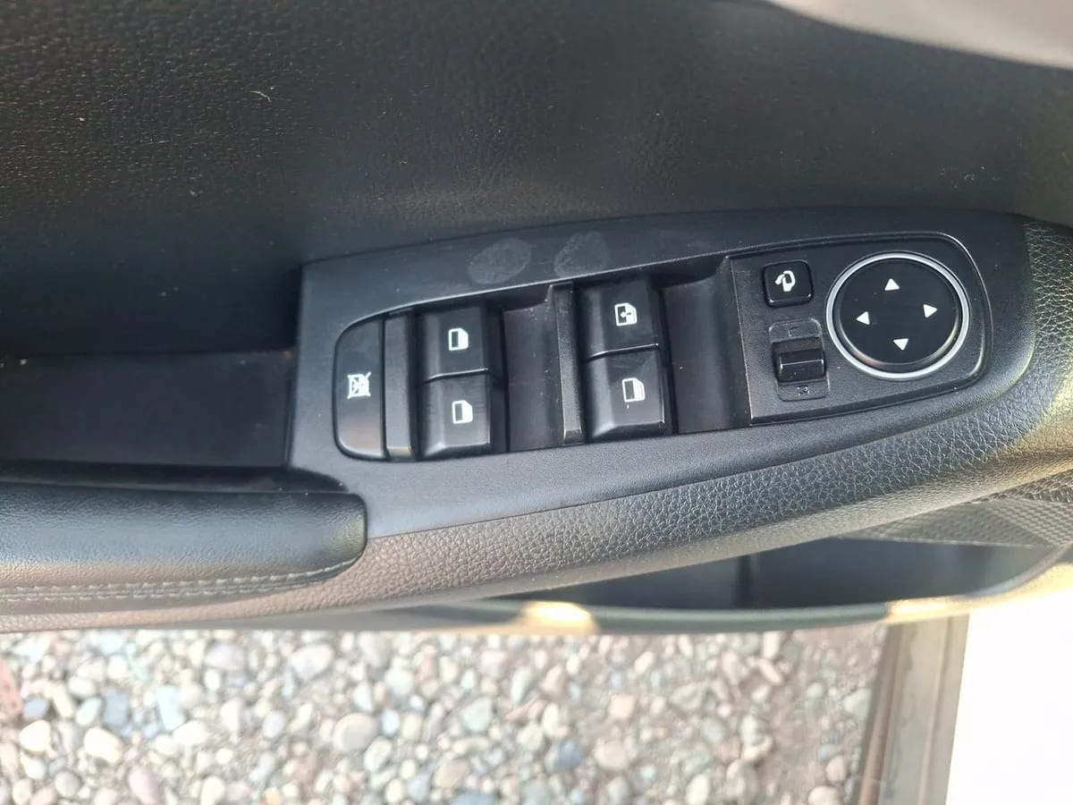 Kia Seltos 1.5 Ex 4x2 6mt 5p año 2024