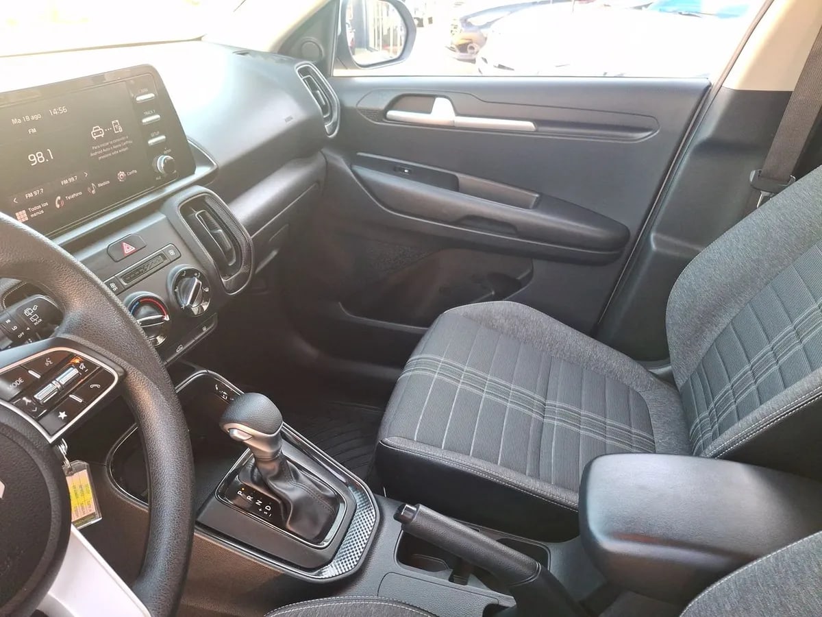 Kia Sonet 1.5 Ex 4x2 Ivt Ri At 5p año 2025
