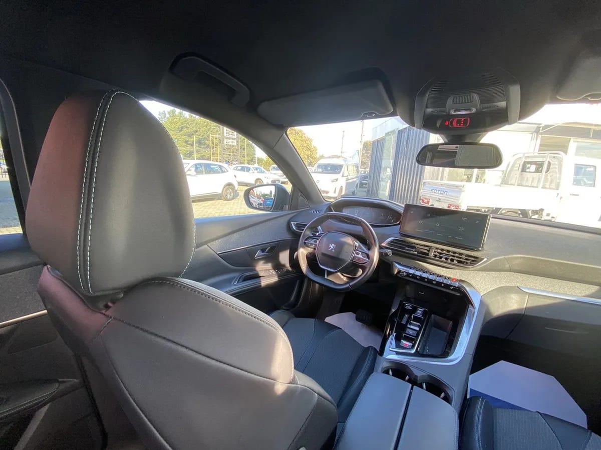 Peugeot 3008 1.6 Allure Pack Thp 165 4x2 Eat6 5p año 2025