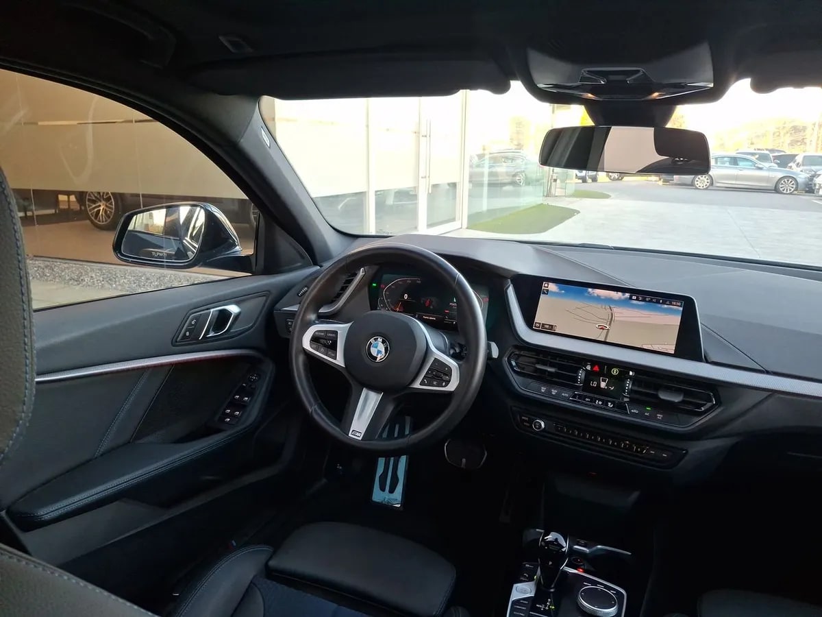 BMW 118i 1.5 M Sport Se 4x2 At 5p año 2024