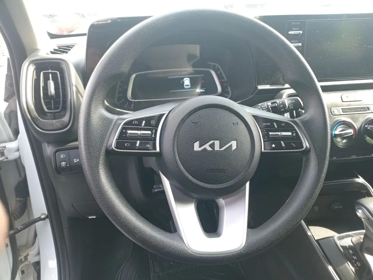 Kia Sonet 1.5 Ex 4x2 Ivt At 5p año 2025