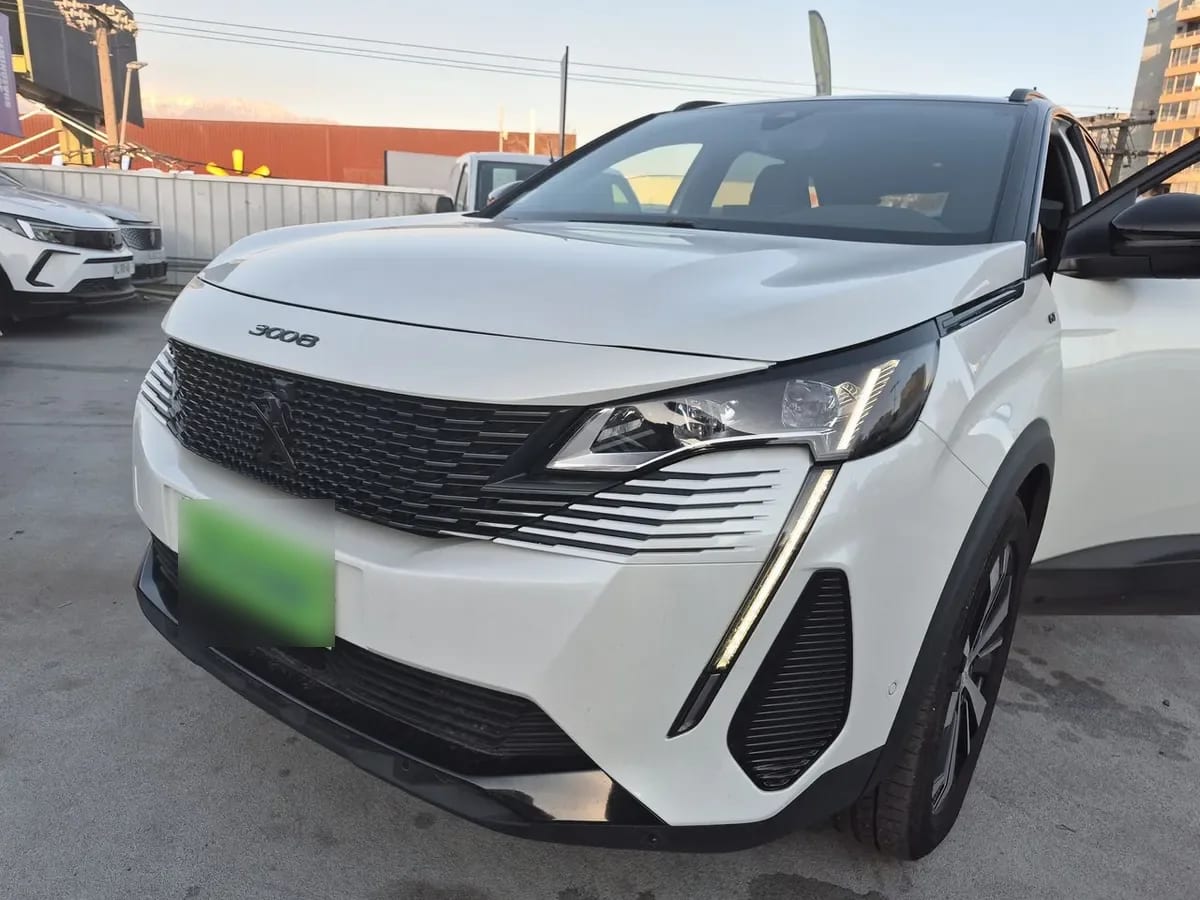 Peugeot 3008 1.6 Gt Black Pack Puretech 180 4x2 Eat8 5p año 2024