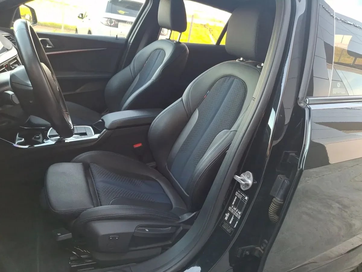 BMW 118i 1.5 M Sport Se 4x2 At 5p año 2024