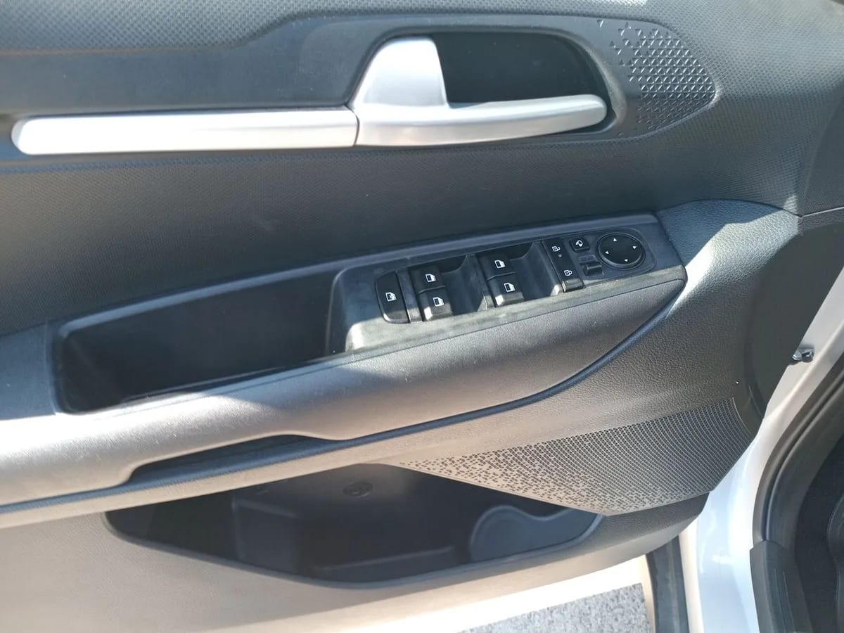 Kia Sonet 1.5 Ex 4x2 Ivt At 5p año 2025