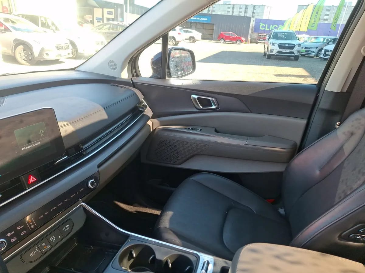 Kia Carnival 2.2 Ex Ltd Diesel 4x2 8at 5p año 2025