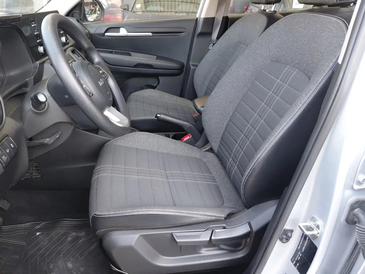 Kia Sonet 1.5 Ex 4x2 Ivt Ri At 5p año 2025