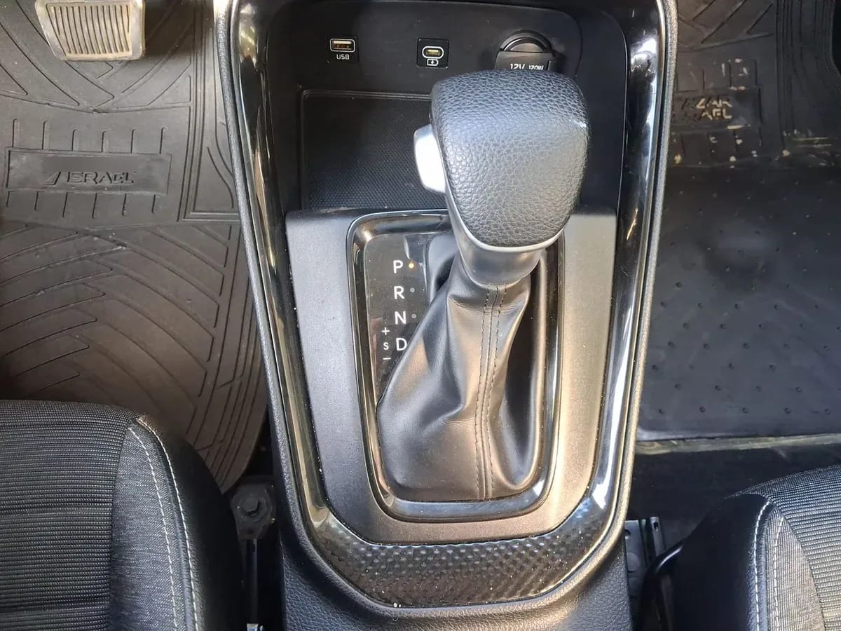 Kia Sonet 1.5 Ex 4x2 Ivt Ri At 5p año 2025