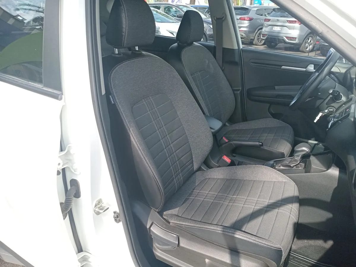 Kia Sonet 1.5 Ex 4x2 Ivt At 5p año 2025