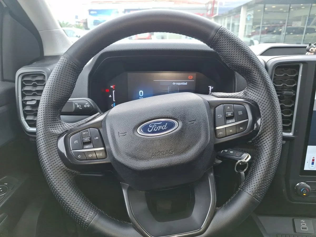 Ford Ranger 2.0 Xls Diesel 4x2 Dob. Cab. Mt 4p año 2024