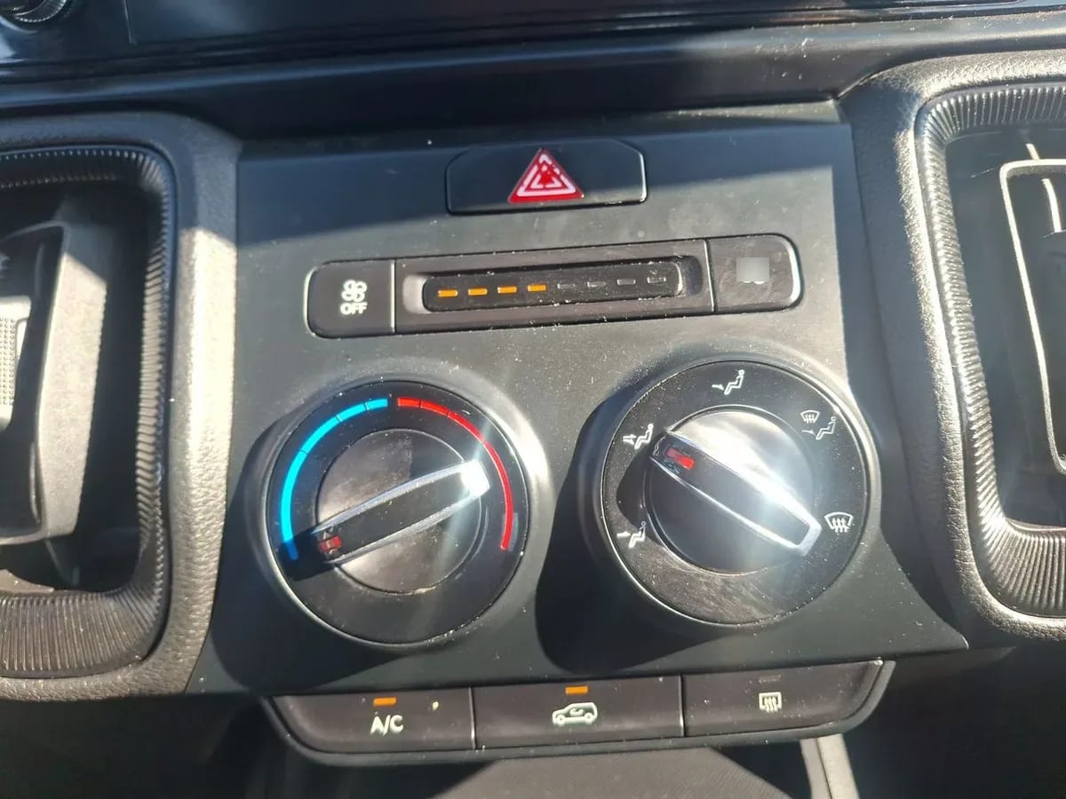 Kia Sonet 1.5 Ex 4x2 Ivt Ri At 5p año 2025