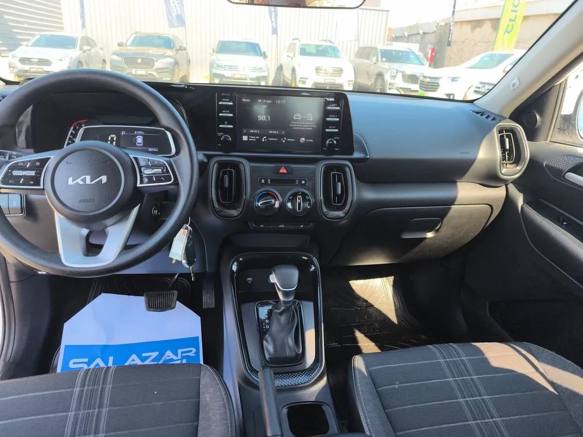Kia Sonet 1.5 Ex 4x2 Ivt At 5p año 2025