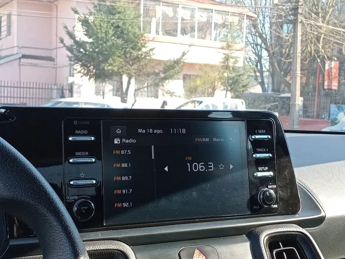 Kia Sonet 1.5 Ex 4x2 Ivt Ri At 5p año 2025