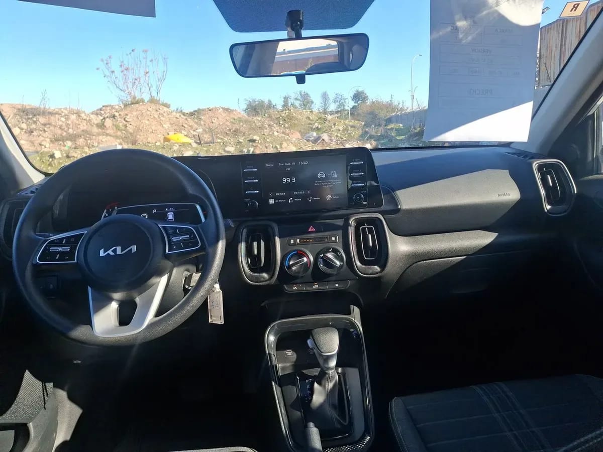 Kia Sonet 1.5 Ex 4x2 Ivt Ri At 5p año 2025