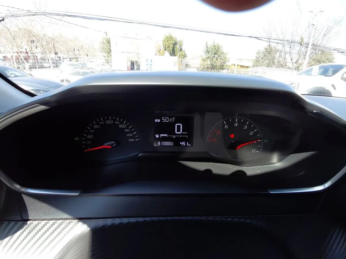 Peugeot 208 1.2 Style Puretech 75 4x2 Mt 5p año 2023