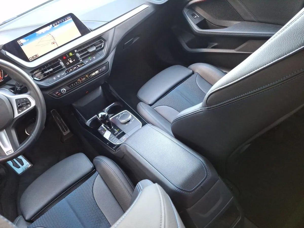 BMW 118i 1.5 M Sport Se 4x2 At 5p año 2024