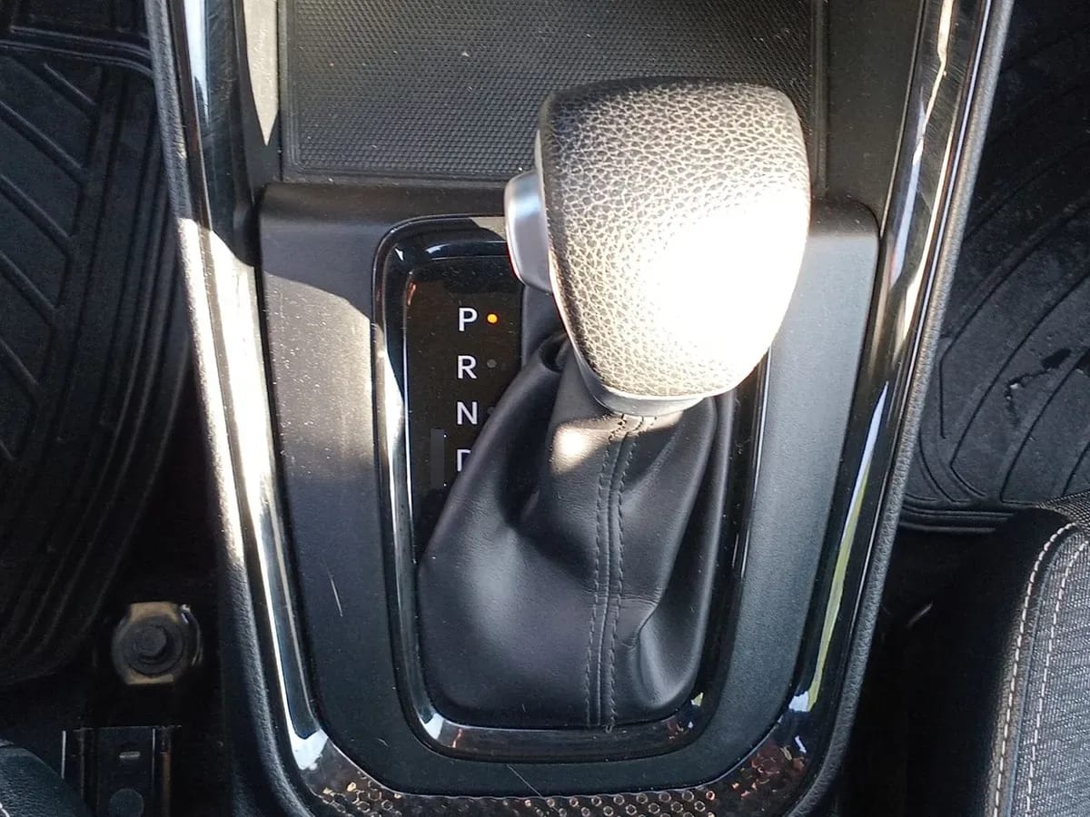 Kia Sonet 1.5 Ex 4x2 Ivt Ri At 5p año 2025
