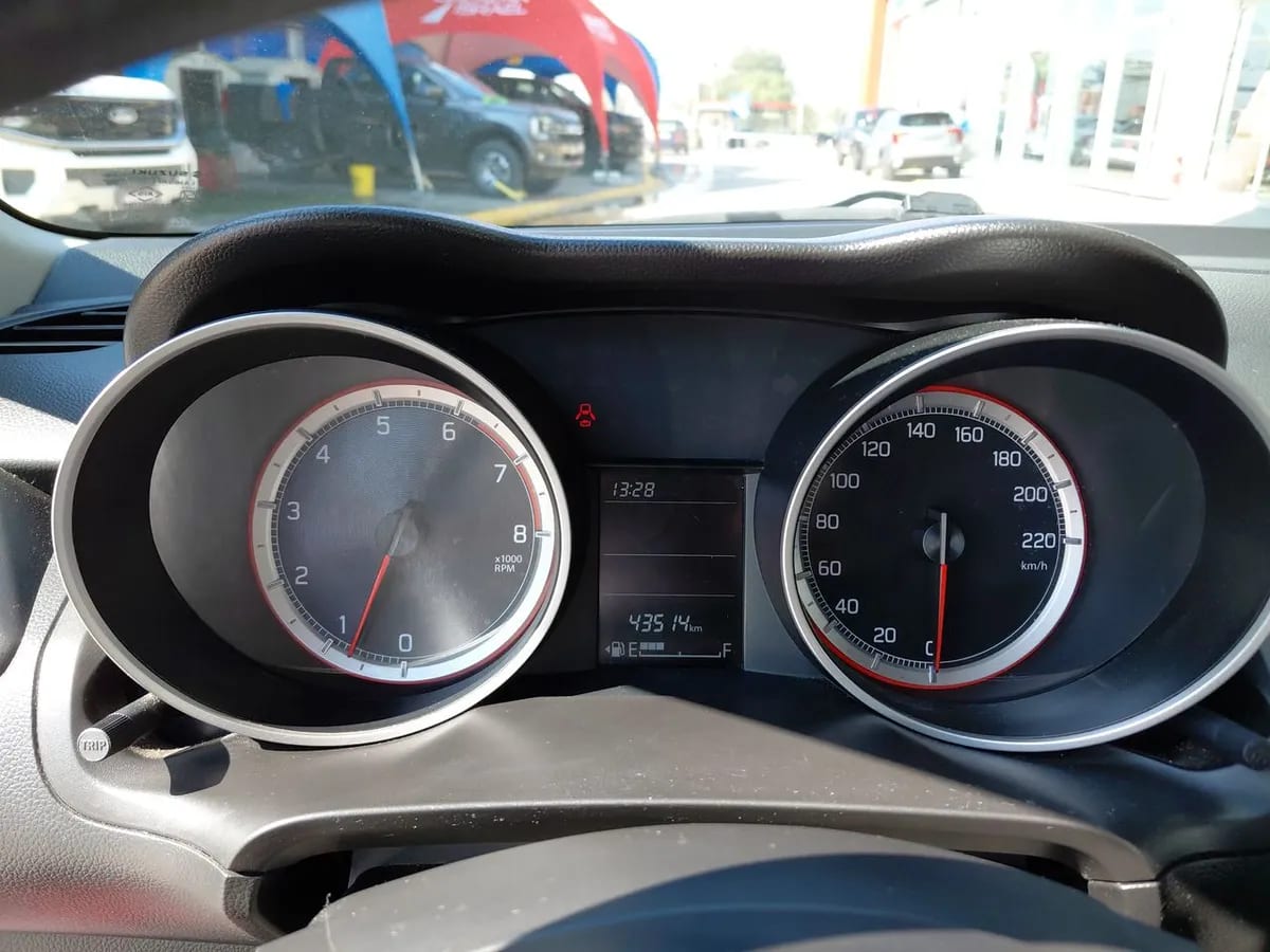 Suzuki Swift 1.2 Gl 4x2 Hb Mt 5p año 2022