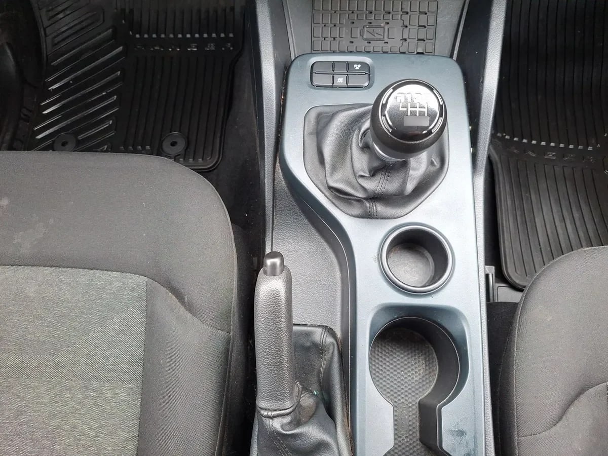 Ford Ranger 2.0 Xls Diesel 4x2 Dob. Cab. Mt 4p año 2024
