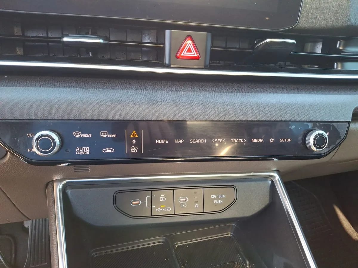 Kia Carnival 2.2 Ex Ltd Diesel 4x2 8at 5p año 2025