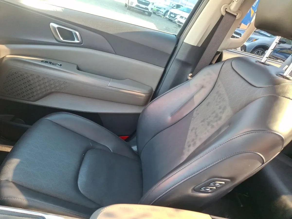 Kia Carnival 2.2 Ex Ltd Diesel 4x2 8at 5p año 2025