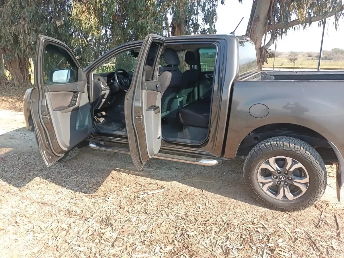 Mazda Bt-50 2.2 Doble Cabina Sdx Mt 4x4 Diesel año 2019
