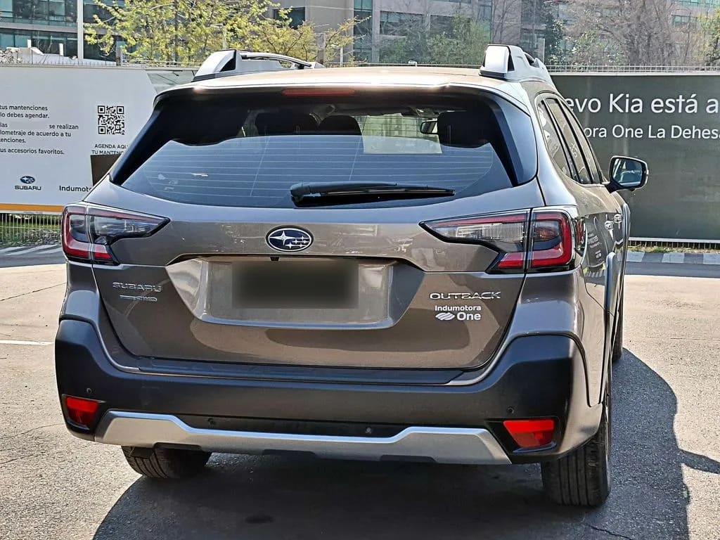 Subaru Outback 4x4 2.5 At año 2022