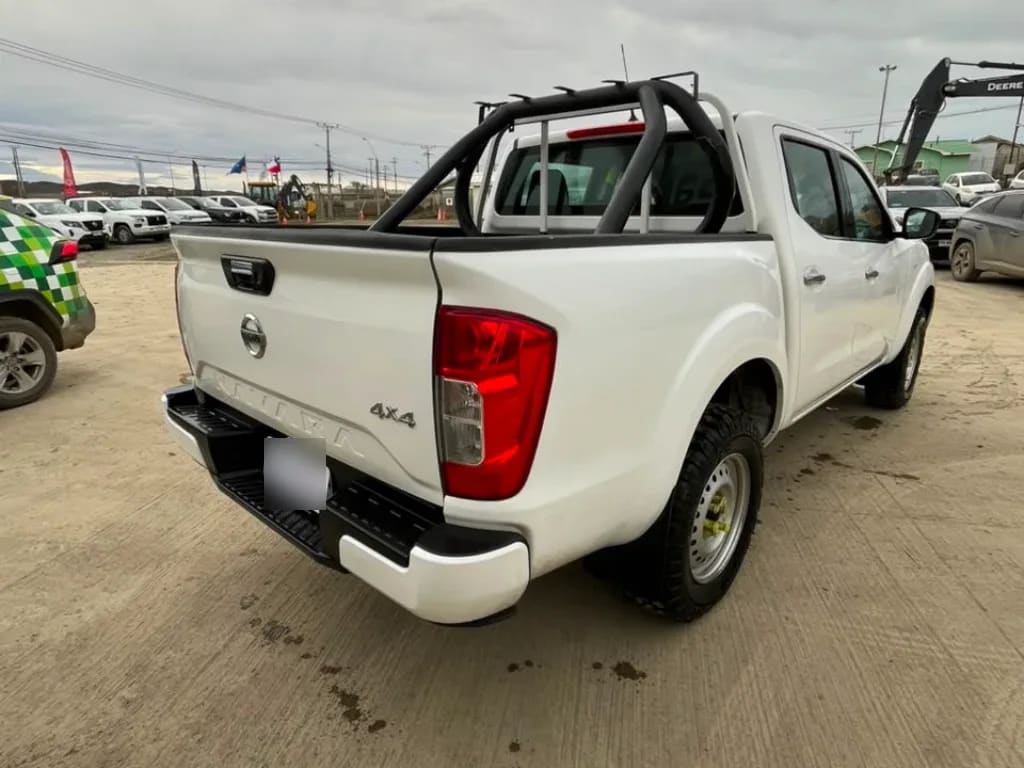 Nissan Navara Dc 4x4 2.3 Tdi Se año 2023