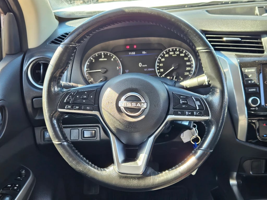 Nissan Navara D Cab 2.3 4x2 Mt Xe año 2023