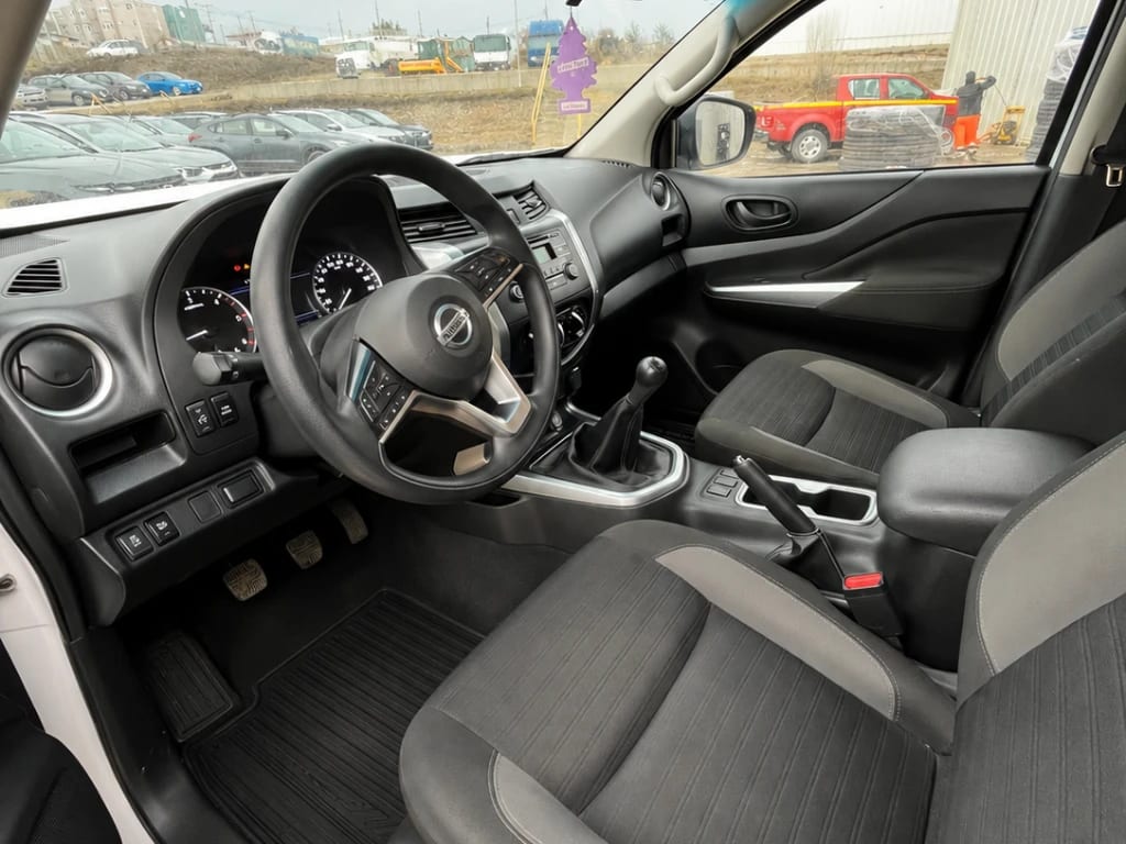 Nissan Navara Dc 4x4 2.3 Tdi Se año 2023
