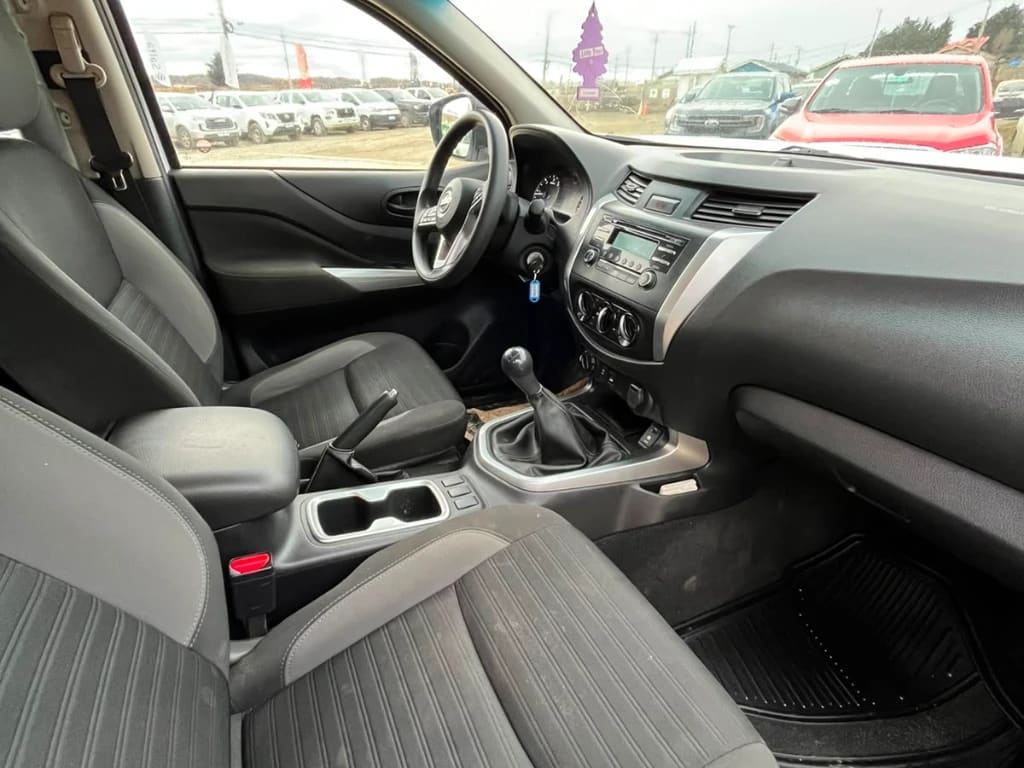 Nissan Navara Dc 4x4 2.3 Tdi Se año 2023