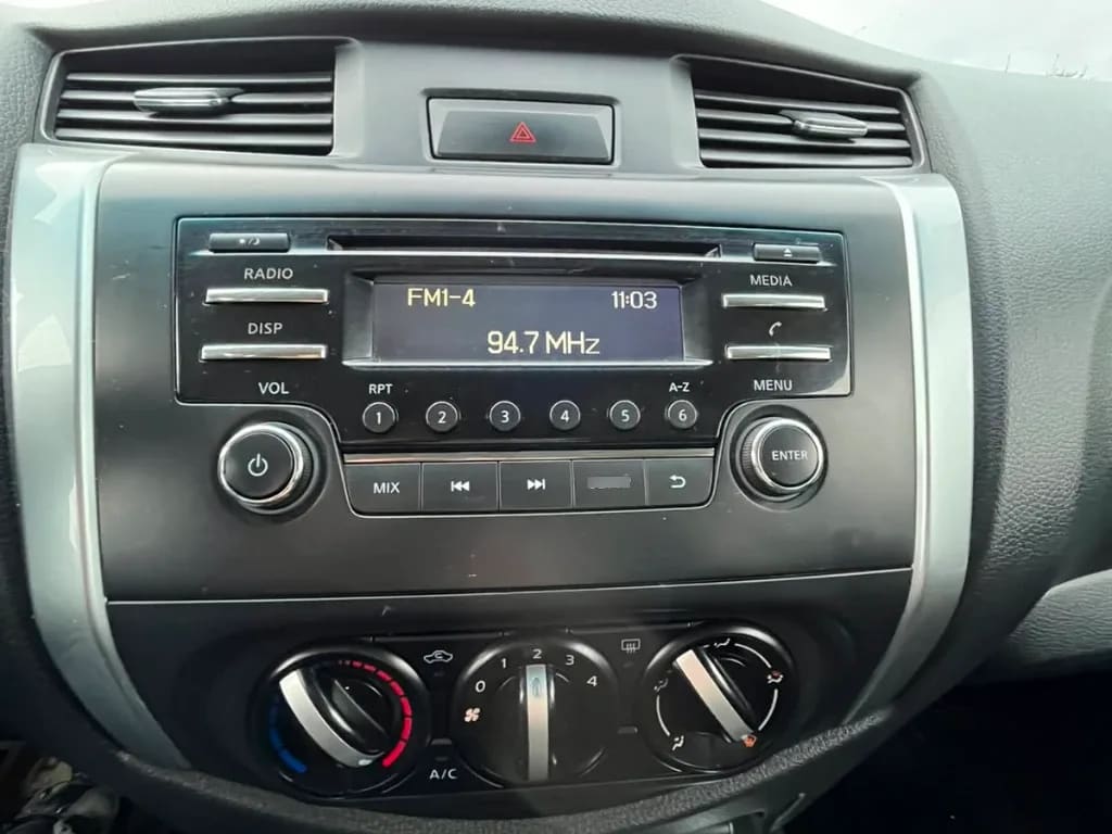 Nissan Navara Dc 4x4 2.3 Tdi Se año 2023