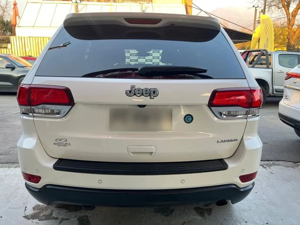 Jeep Grand Cherokee Laredo año 2021