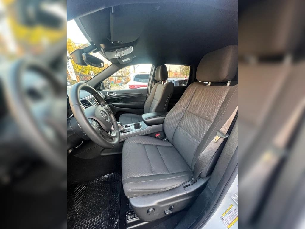 Jeep Grand Cherokee Laredo año 2021