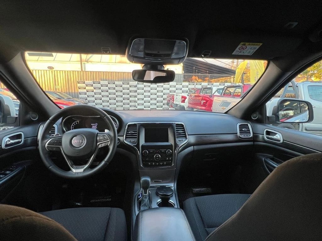 Jeep Grand Cherokee Laredo año 2021