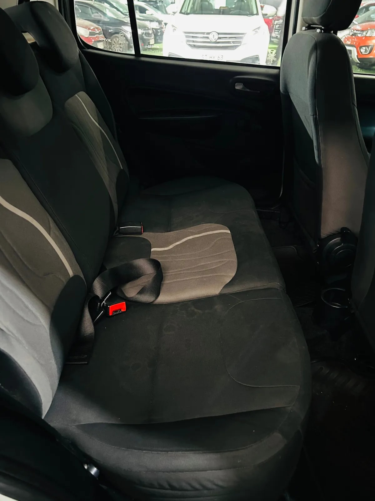 FIAT UNO 1.4 Sporting Mt año 2017