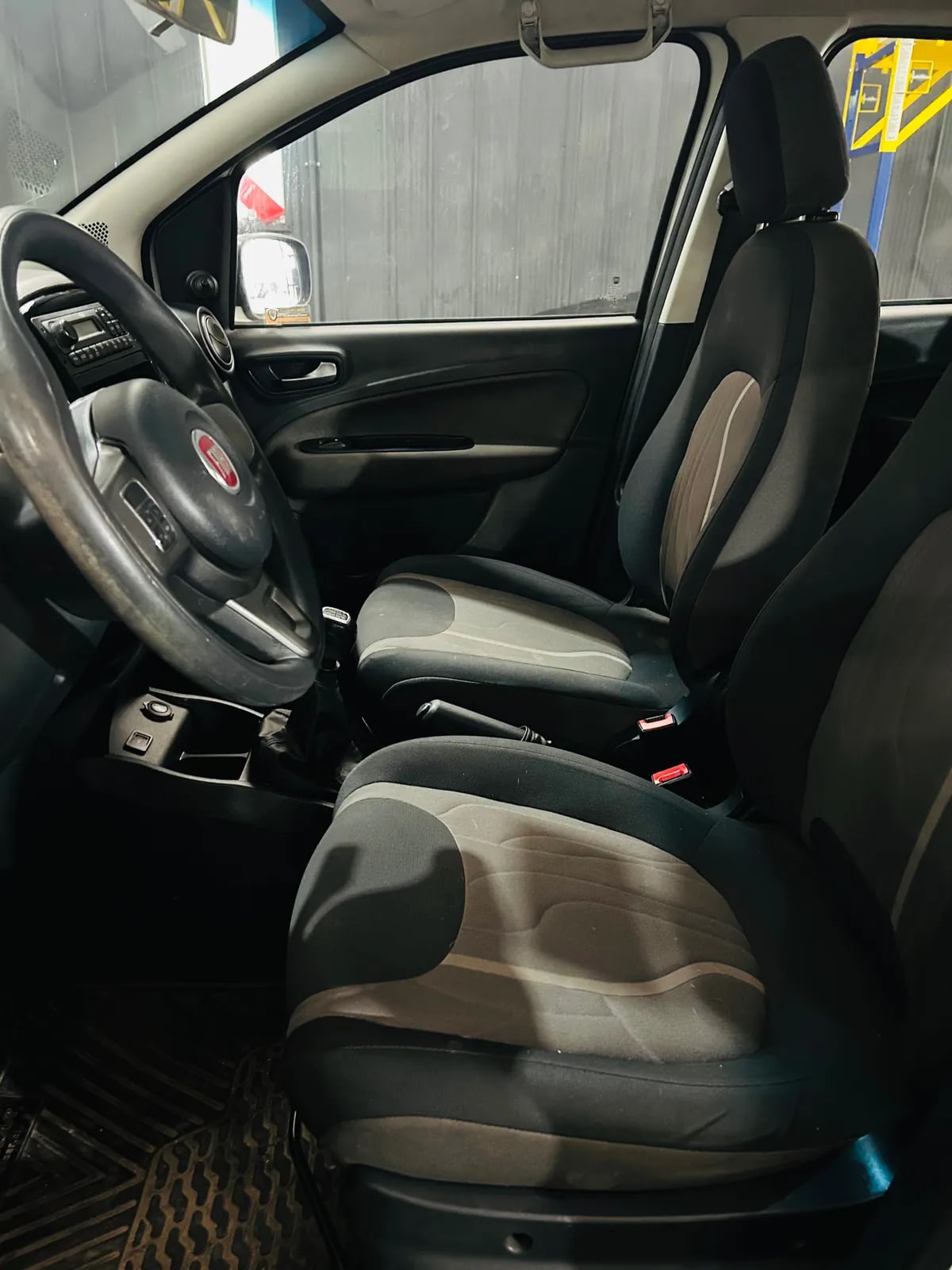 FIAT UNO 1.4 Sporting Mt año 2017