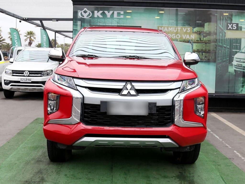 Mitsubishi L200 2.4 Katana Cr Mt 4x2 Diesel año 2022