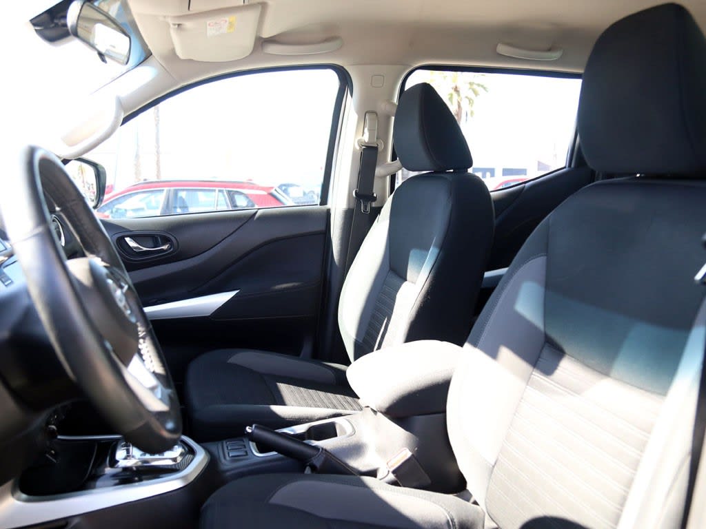 Nissan Navara 2.3 At 4x4 Diesel año 2022
