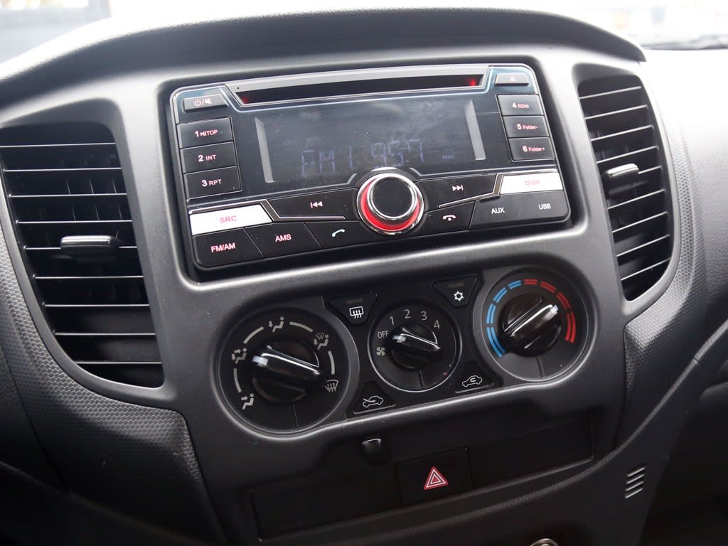 Mitsubishi L200 2.4 Katana Cr Mt 4x2 Diesel año 2022