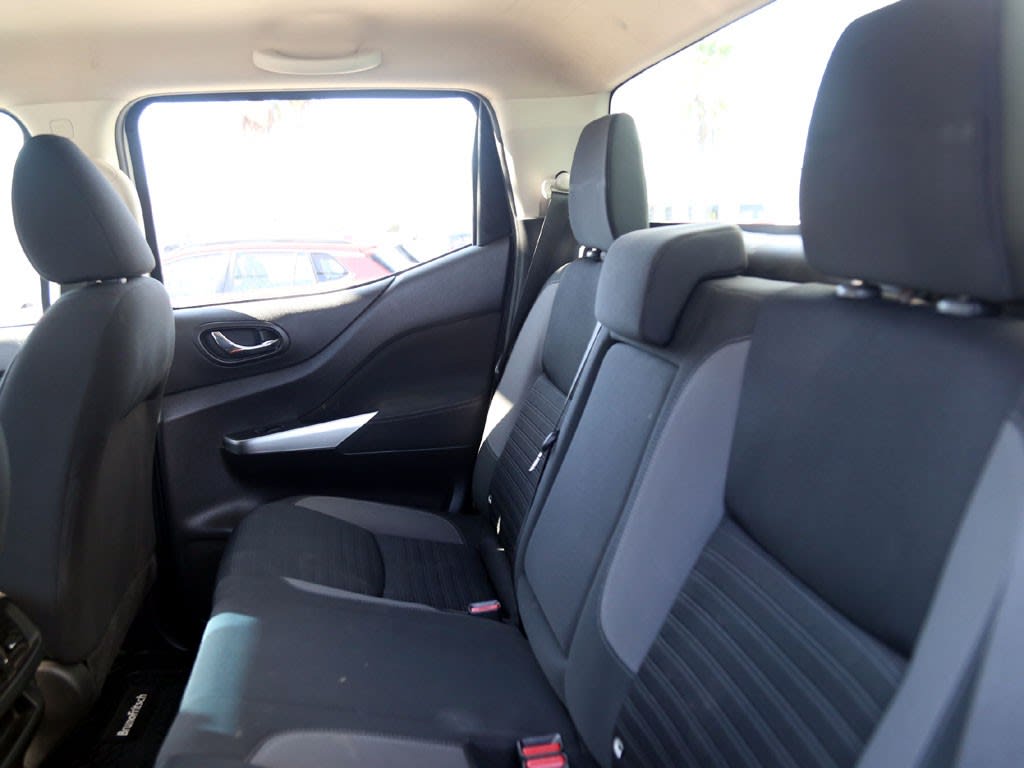 Nissan Navara 2.3 At 4x4 Diesel año 2022
