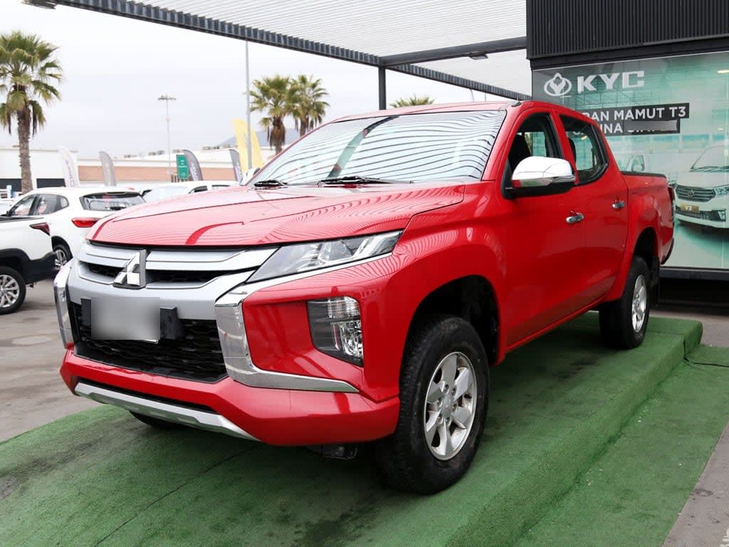 Mitsubishi L200 2.4 Katana Cr Mt 4x2 Diesel año 2022