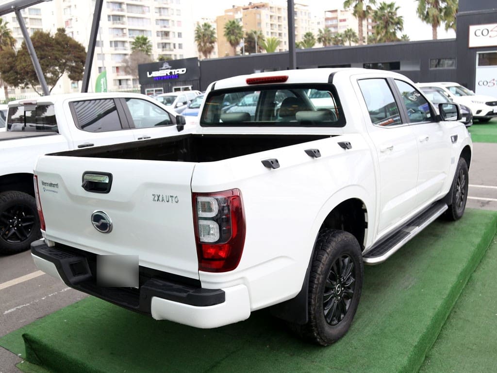 ZX Auto Terralord 2.5 Lux Plus Mt 4x2 Diesel año 2023