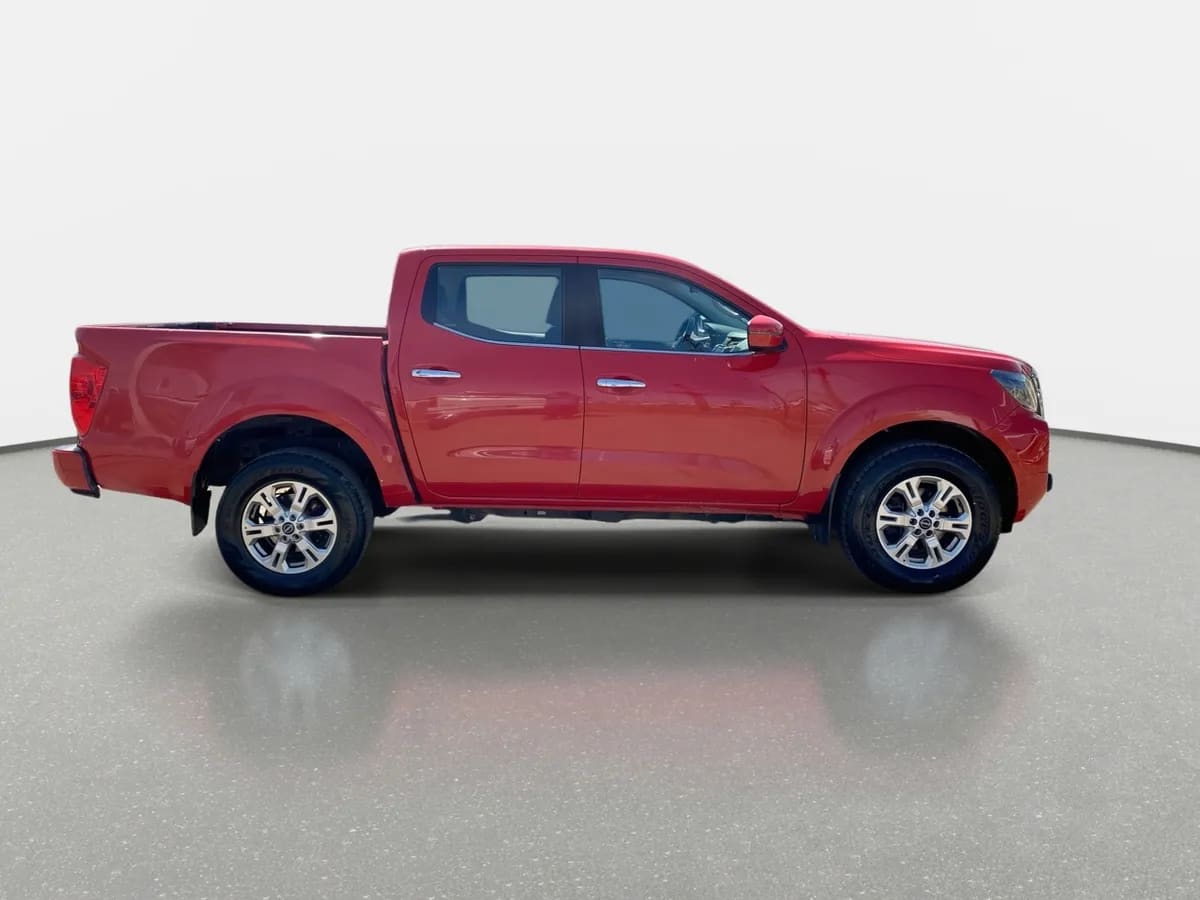 Nissan Navara 2.3d Xe Diesel 4x2 Dob.cab. Mt 4p año 2024