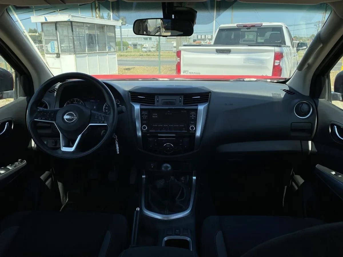 Nissan Navara 2.3d Xe Diesel 4x2 Dob.cab. Mt 4p año 2024